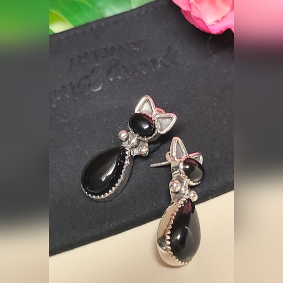 S925 Black Onyx Cat Earrings - Picture 7 of 8